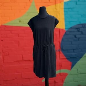 Elegant Black Sleeveless Dress